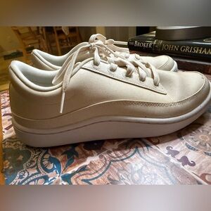 Allbird’s Women's Cream Canvas Pacer‎ Sneakers 7